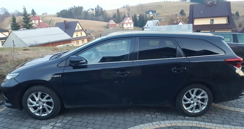 Toyota Auris cena 55000 przebieg: 156900, rok produkcji 2017 z Świdnik małe 56